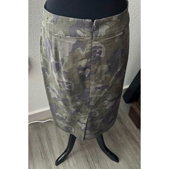 Camo Straight Skirt - Size 4 - Picture 2 of 3